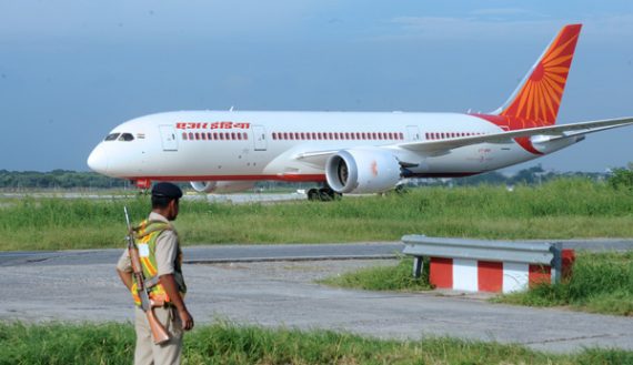 Maschine der Air India in Neu Delhi