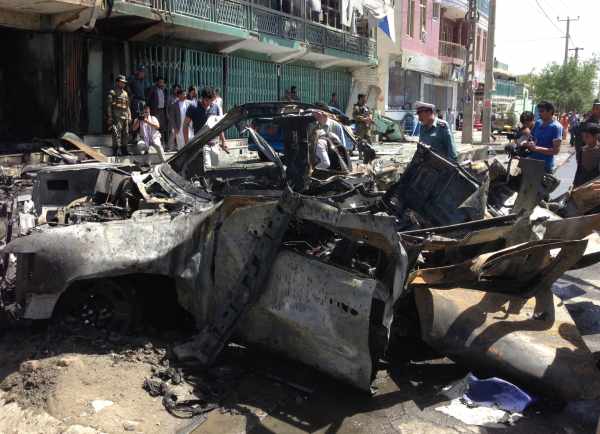 Der in Kabul zerstörte ausländische Militärkonvoi