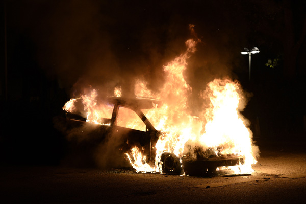 Brennendes Auto in Kista
