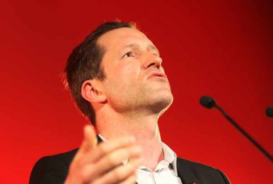 PS-Chef Paul Magnette reagiert bestürzt auf Rüge der EU