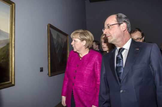 Merkel und Hollande beim Besuch im Louvre
