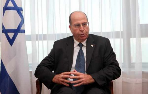 Israels Verteidigungsminister Mosche Jaalon hat CIA-Direktor John Brennan empfangen (Bild vom 6.12.2011)