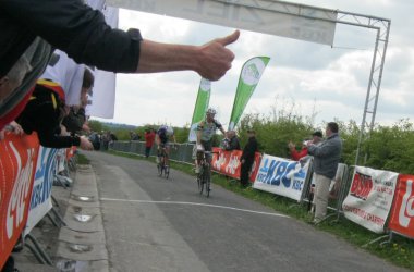 Thomas Deruette gewinnt die Walloniemeisterschaft der Junioren im Straßenrennen in Rocherath