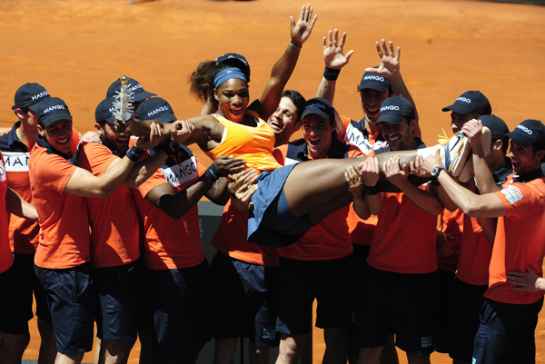 Serena Williams feiert den 50. Turniersieg