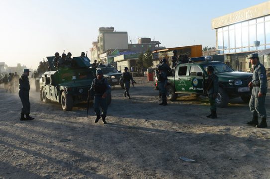 Afghanische Polizisten am Militärflughafen Kabul