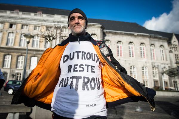 Proteste gegen Dutroux' vorzeitige Haftentlassung