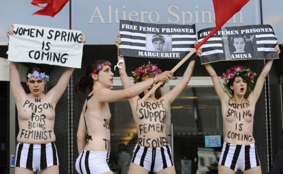 Femen-Protest vor dem Europaparlament in Brüssel