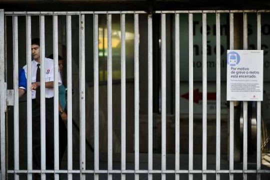 Wegen Generalstreik: Geschlossene U-Bahn-Station in Lissabon