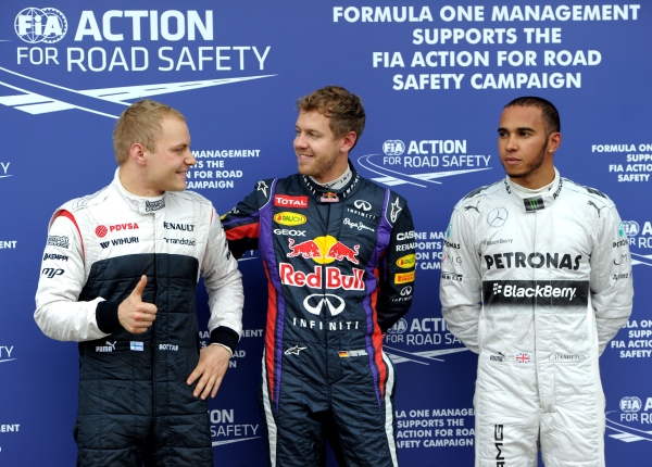 Vettel auf Pole, Hamilton startet von zwei. Rang drei belegt überraschend Valtteri Bottas, der es selbst noch nicht zu glauben scheint