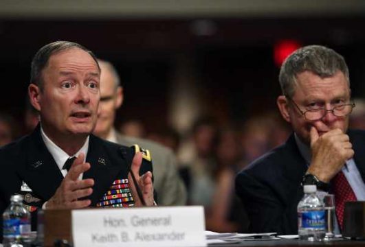 NSA-Geheimdienstchef Keith Alexander (l.)