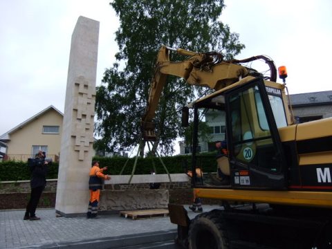 Grundsteinlegung am versetzten Kriegerdenkmal