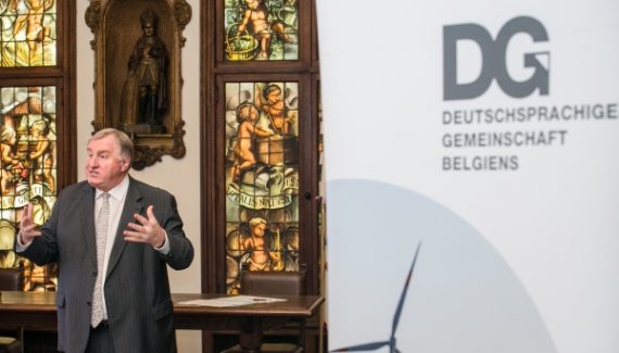 Ministerpräsident Karl-Heinz Lambertz bei seiner Ansprache zum Sommerfest der DG in Brüssel