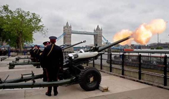 London feiert Prinz Philips 92. Geburtstag