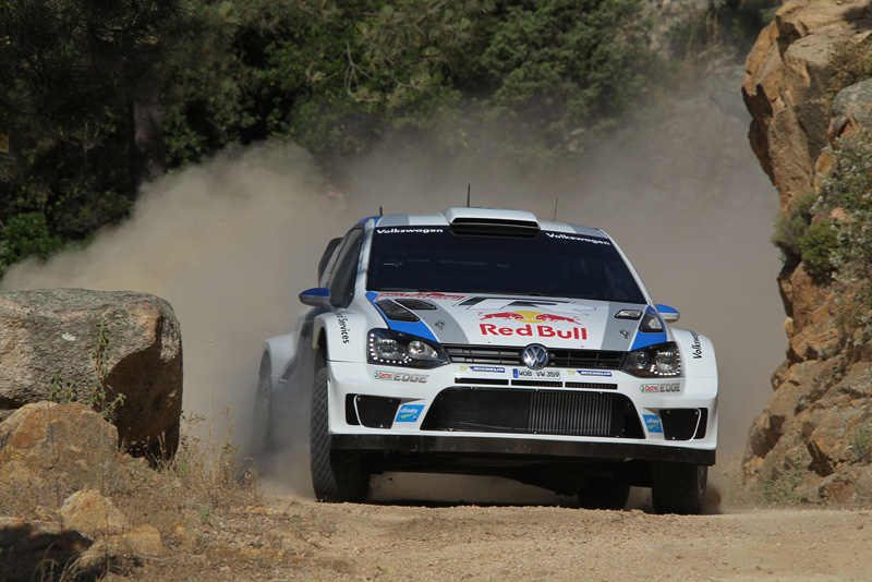 Sébastien Ogier führt den WM-Lauf auf Sardinien an