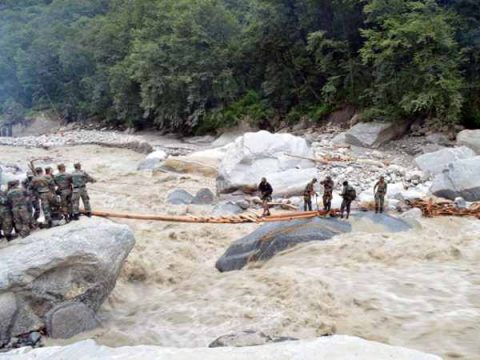 Monsun in Indien: Rettung von Zivilisten