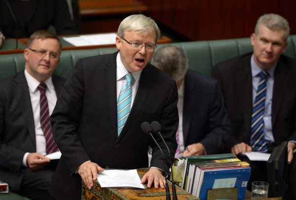 Kevin Rudd (M.) ist Australiens neuer Premierminister