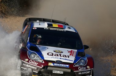 Rallye Sardinien: Thierry Neuville fährt auf Platz zwei