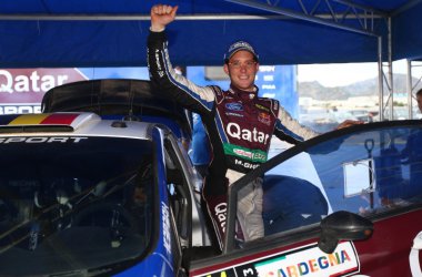 Rallye Sardinien: Thierry Neuville fährt auf Platz zwei