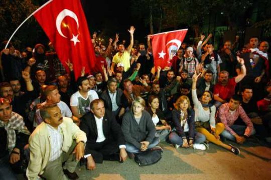 Sitzblockade vor der US-Botschaft in Ankara