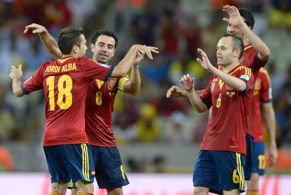 Spanien besiegt Nigeria - Halbfinale gegen Italien