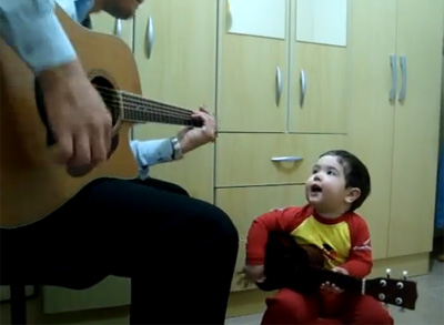 Neuer Star auf YouTube: Baby singt Beatles-Hit