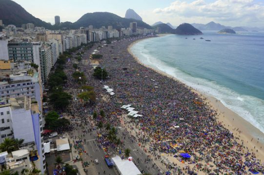 Weltjugendtag: Hunderttausende bei der Abschlussmesse an der Copa Cabana