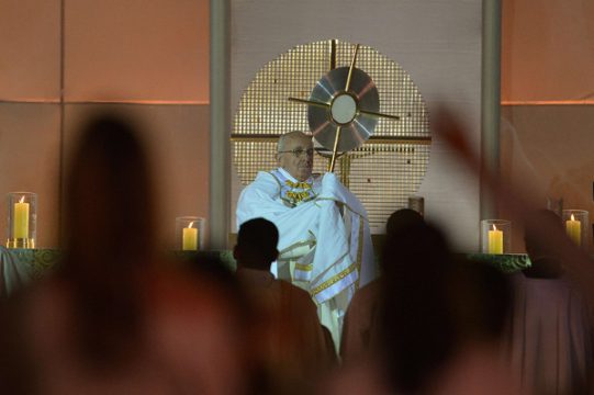 Weltjugendtag in Rio: Papst Franziskus bei der "Vigil"