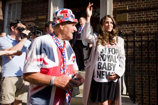 Kate-Double vor der Londoner Klinik