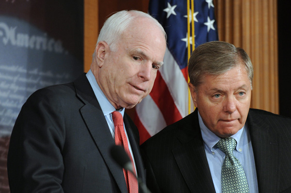 John McCain und Lindsey Graham (Dezember 2011)