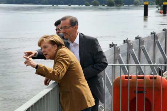 Matthias Platzeck mit Kanzlerin Angela Merkel (2010)