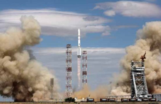 Start einer Proton-M-Rakete am 3. Juni