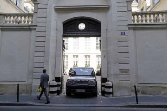 Einfahrt zu dem Wohnhaus in Paris