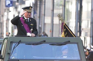 König Philippe bei der Fahrt durch Brüssel