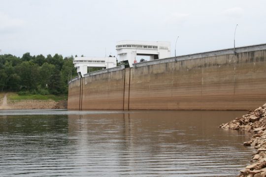 Keine Wasserknappheit in der Region (Bild: Talsperre Eupen)