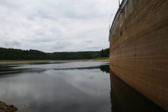 Keine Wasserknappheit in der Region (Bild: Talsperre Eupen)