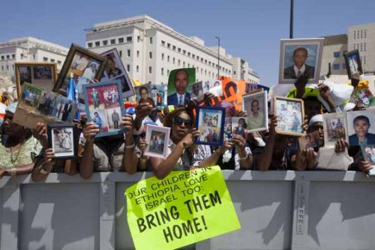 Israelis äthiopischer Ankunft wollen ihre Angehörigen bei sich haben