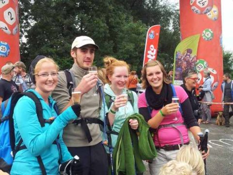 Astrid Van Neuss (l.) und die anderen Mitglieder des "Gehräte Teams"