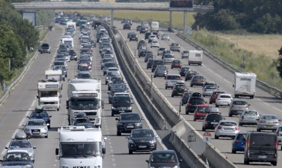 Stau in Frankreich (Archivbild: Philippe Desmazes/AFP)