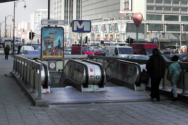 "Verdächtiges Paket" in der Metrostation Rogier entdeckt