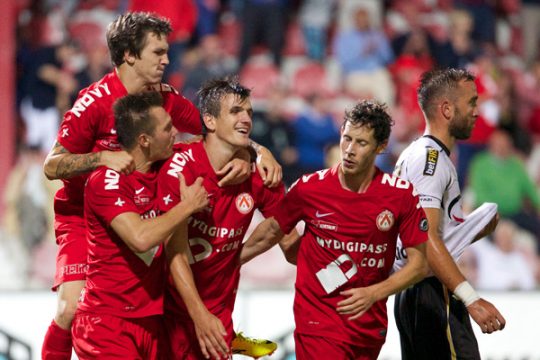 Mann des Spiels: Ivan Santini (Mitte)