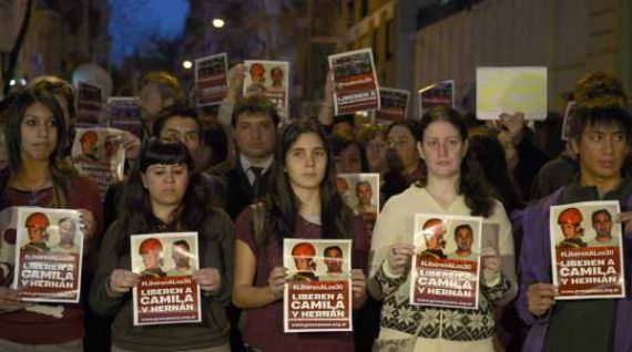 Greenpeace-Aktivisten demonstrieren gegen die Verhaftungen vor der russischen Botschaft in Buenos Aires (27.9.)