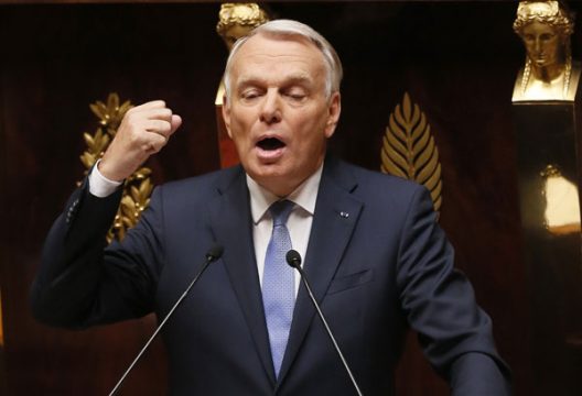 Premier Ayrault: "Wenn wir nicht zuschlagen, ist keine politische Lösung möglich"