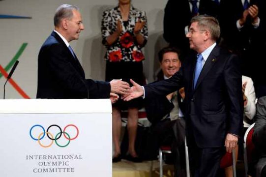Jacques Rogge und der neue IOC-Präsident Thomas Bach (r.)