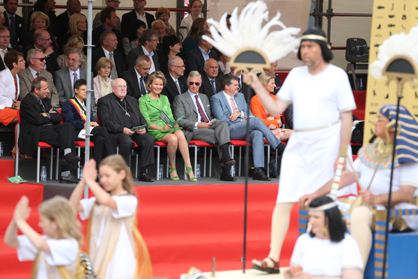 König Philippe und Königin Mathilde bei der Hanswijk-Cavalcade in Mechelen