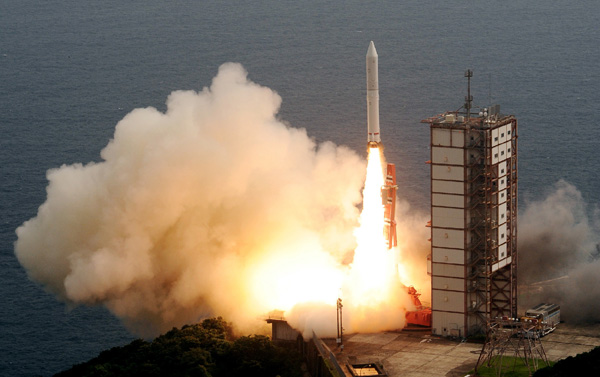 Start der Trägerrakete "Epsilon" mit dem Teleskop Sprint-A