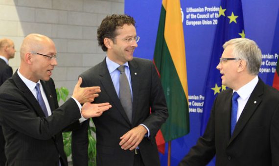 Eurogruppen-Treffen in Vilnius: Jörg Asmussen von der EZB, Eurogruppen-Chef Jeroen Dijsselbloem und Litauens Finanzminister Rimantas Sadzius