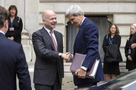 William Hague und John Kerry in London