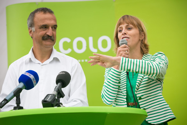 Emilie Hoyos mit Co-Präsident Olivier Deleuze beim Sommerfest in Heer