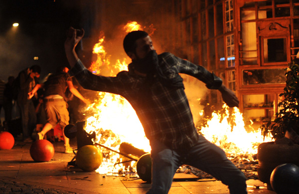 Zusammenstöße zwischen Polizei und Demonstranten in Istanbul