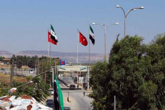 Die Türkei hat am Donnerstag zwischenzeitlich den nahe gelegenen Grenzübergang Öncüpinar in der Provinz Kilis geschlossen